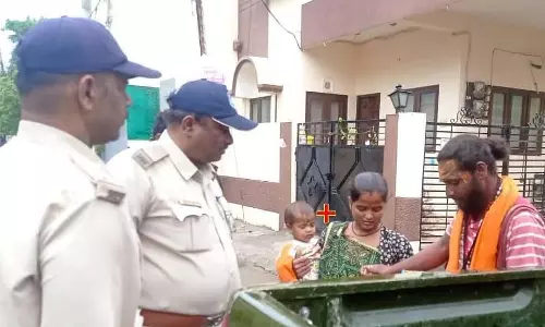 Indore : नाग पंचमी के नाम पर सांपों की यातना, बचाव अभियान तेज Indore : नाग पंचमी के नाम पर सांपों की यातना, बचाव अभियान तेज