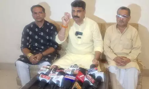 ऑनलाइन सेवा बाधित होने से जनता को हो रही परेशानी: Pawan ऑनलाइन सेवा बाधित होने से जनता को हो रही परेशानी: Pawan