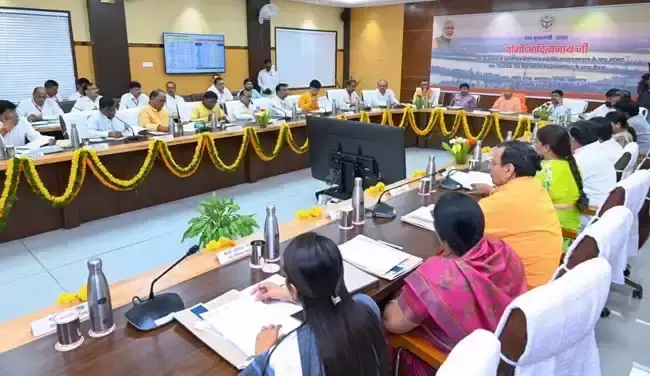 Prayagraj: मुख्यमंत्री योगी ने विन्ध्यांचल मंडल के जनप्रतिनिधियों से की चर्चा Prayagraj: मुख्यमंत्री योगी ने विन्ध्यांचल मंडल के जनप्रतिनिधियों से की चर्चा