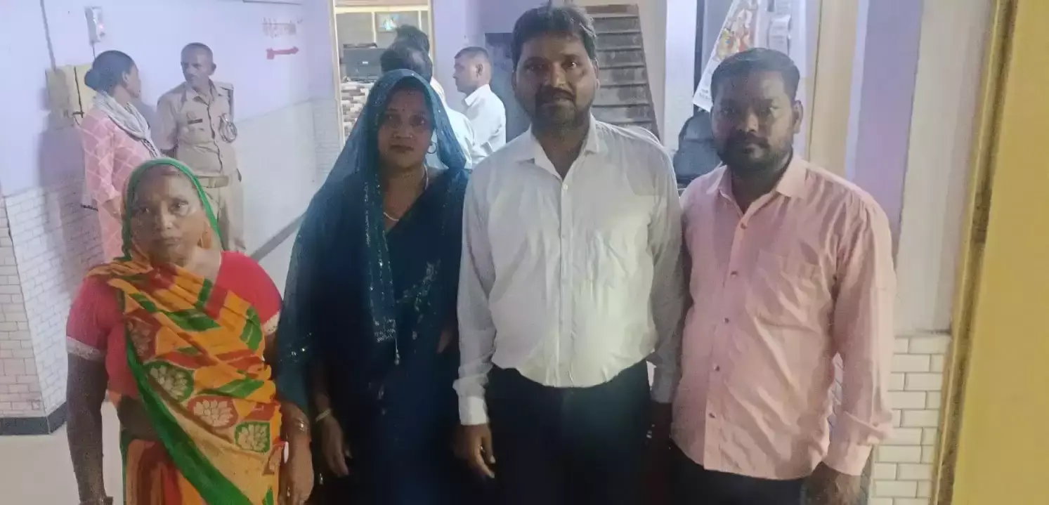Firozabad: लापता कनिष्ठ सहायक ऋषिकेश में मिला Firozabad: लापता कनिष्ठ सहायक ऋषिकेश में मिला