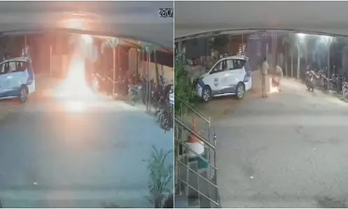 नशे में गाड़ी चलाते पकड़े गए व्यक्ति ने पुलिस स्टेशन में खुद को आग लगाई