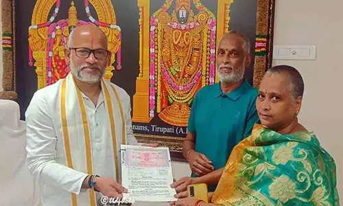Hyderabad के एक दंपत्ति ने टीटीडी को घर दान किया