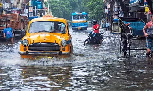 जुलाई में कोलकाता में सामान्य से 64 प्रतिशत अधिक बारिश हुई जुलाई में कोलकाता में सामान्य से 64 प्रतिशत अधिक बारिश हुई