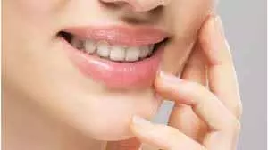 Beauty Tips: काले होंठों को फिर से गुलाबी बनाने के लिए अपनाएं ये घरेलू उपाय Beauty Tips: काले होंठों को फिर से गुलाबी बनाने के लिए अपनाएं ये घरेलू उपाय