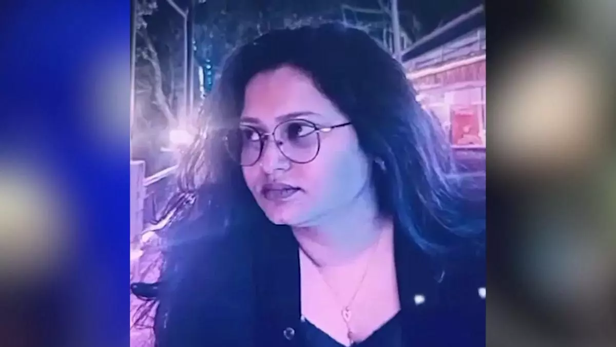 महिला सिंगर की संदिग्ध मौत, विधायक ने जताई हत्या की आशंका महिला सिंगर की संदिग्ध मौत, विधायक ने जताई हत्या की आशंका