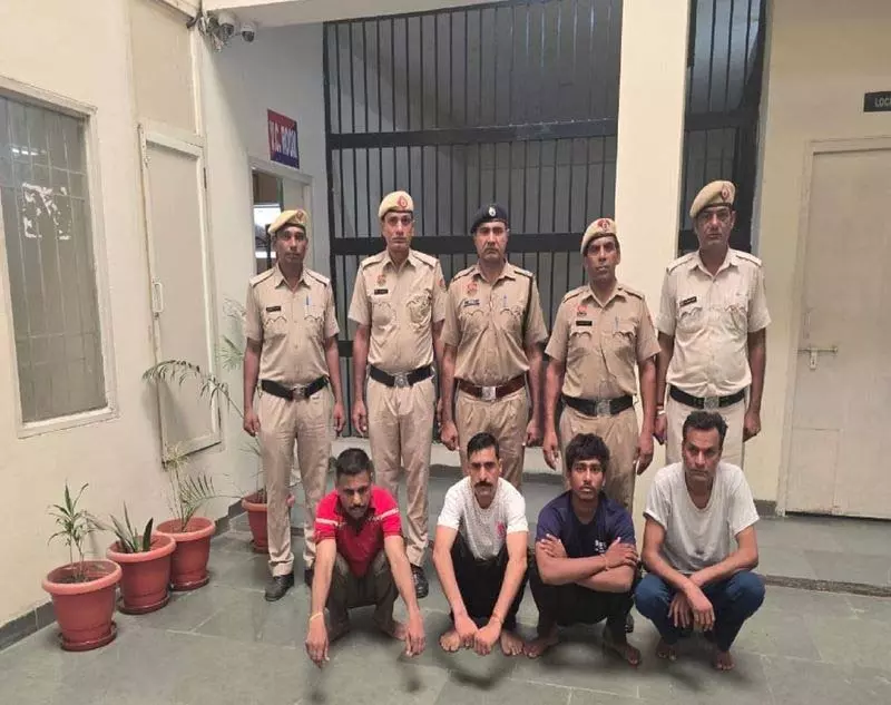 चोरी के संदेह में व्यक्ति की पिटाई, 4 गिरफ्तार चोरी के संदेह में व्यक्ति की पिटाई, 4 गिरफ्तार