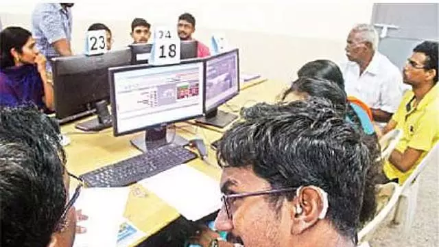 बी.ई. काउंसलिंग का दूसरा दौर: 80,650 छात्र आवंटित बी.ई. काउंसलिंग का दूसरा दौर: 80,650 छात्र आवंटित