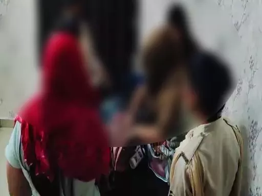 स्पा सेंटरों में बिलासपुर पुलिस की रेड, सैक्स रैकेट चलाने की मिली थी सूचना स्पा सेंटरों में बिलासपुर पुलिस की रेड, सैक्स रैकेट चलाने की मिली थी सूचना