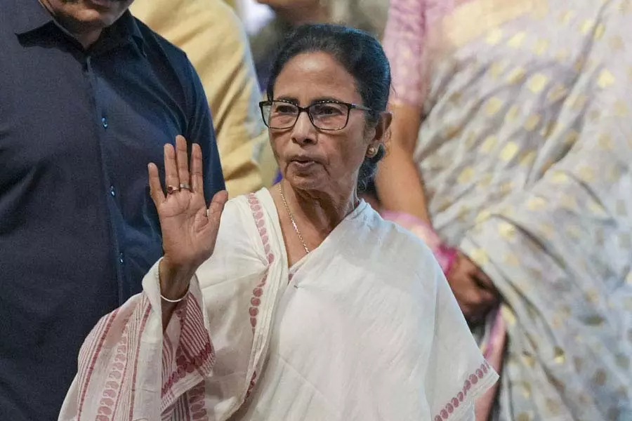 बंगाली भाषा की रक्षा के लिए Mamata Banerjee के भाषा आंदोलन पर संपादकीय बंगाली भाषा की रक्षा के लिए Mamata Banerjee के भाषा आंदोलन पर संपादकीय