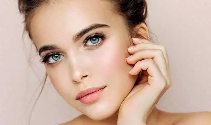 Beauty Tips: ग्लोइंग स्किन के लिए इन फलों के छिलकों का करें इस्तेमाल Beauty Tips: ग्लोइंग स्किन के लिए इन फलों के छिलकों का करें इस्तेमाल