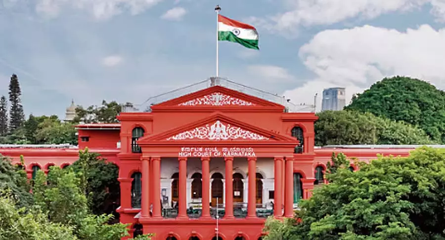 हाईकोर्ट ने भविष्य में भगदड़ से बचने के लिए SOP प्रस्तुत करने का निर्देश दिया हाईकोर्ट ने भविष्य में भगदड़ से बचने के लिए SOP प्रस्तुत करने का निर्देश दिया