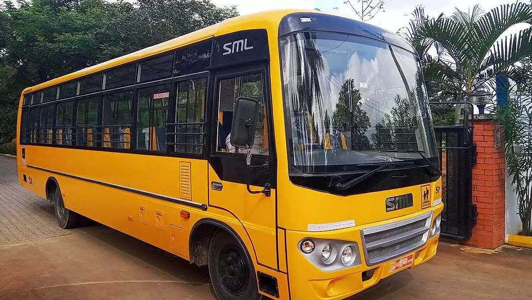 Maharashtra : सरकार मुंबई में 12 यात्रियों तक ले जाने वाली अनाधिकृत स्कूल वैनों पर नियंत्रण लगाएगी Maharashtra : सरकार मुंबई में 12 यात्रियों तक ले जाने वाली अनाधिकृत स्कूल वैनों पर नियंत्रण लगाएगी