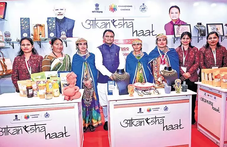 ओडिशा CM ने स्थानीय उत्पादों को बढ़ावा देने के लिए आकांक्षा हाट शुरू करने की घोषणा की ओडिशा CM ने स्थानीय उत्पादों को बढ़ावा देने के लिए आकांक्षा हाट शुरू करने की घोषणा की