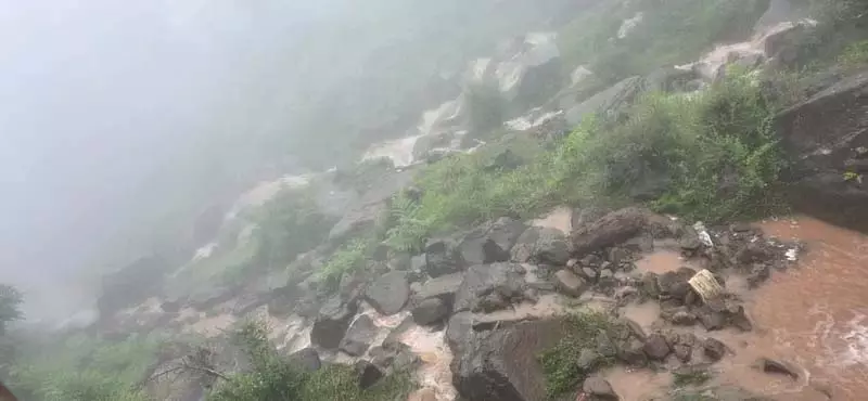 जम्मू-कश्मीर के रामबन में अचानक आई बाढ़ में उधमपुर के दो स्कूल शिक्षक डूबे जम्मू-कश्मीर के रामबन में अचानक आई बाढ़ में उधमपुर के दो स्कूल शिक्षक डूबे