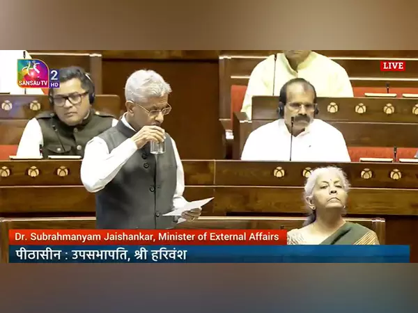 कान खोलकर सुन लें...: जयशंकर ने ट्रंप-मोदी बातचीत पर अफवाहों को किया खारिज कान खोलकर सुन लें...: जयशंकर ने ट्रंप-मोदी बातचीत पर अफवाहों को किया खारिज