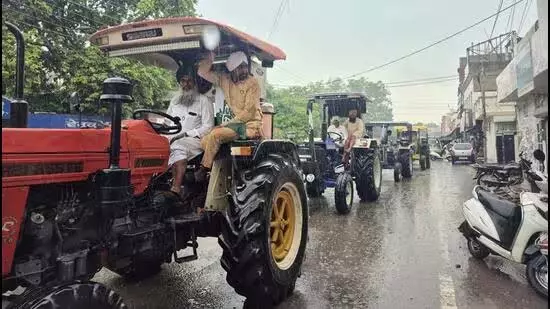 किसानों का विरोध, भूमि पूलिंग नीति को लेकर गंभीर असंतोष किसानों का विरोध, भूमि पूलिंग नीति को लेकर गंभीर असंतोष
