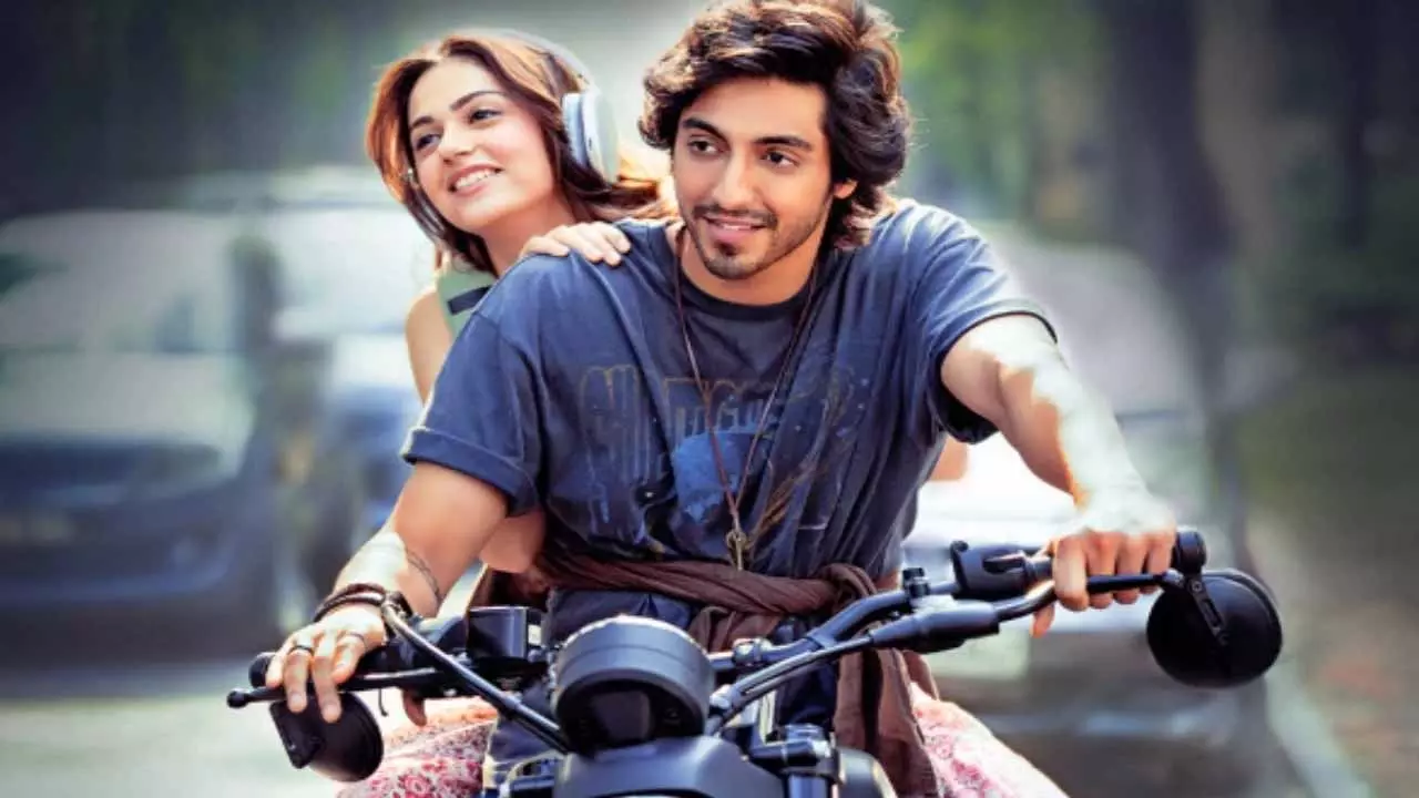 Saiyaaara ने 12वें दिन वर्ल्डवाइड बॉक्स ऑफिस पर 400 करोड़ रुपये के क्लब में प्रवेश किया Saiyaaara ने 12वें दिन वर्ल्डवाइड बॉक्स ऑफिस पर 400 करोड़ रुपये के क्लब में प्रवेश किया