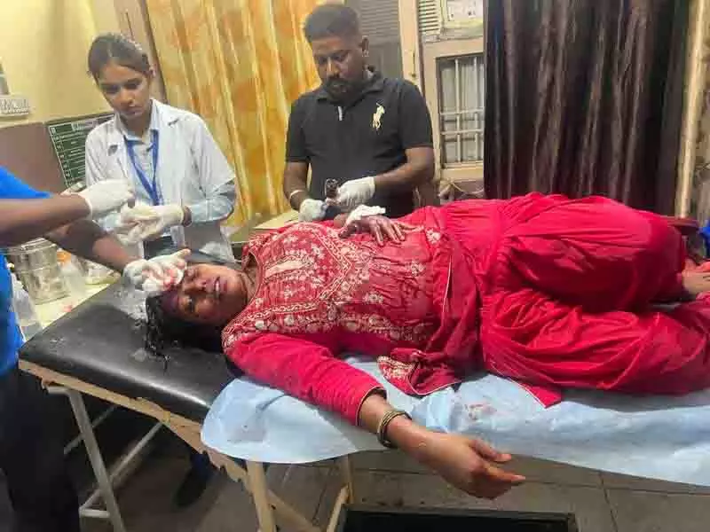 Jalandhar: क्रूर हमले में महिला घायल, हमलावर पकड़ा गया Jalandhar: क्रूर हमले में महिला घायल, हमलावर पकड़ा गया