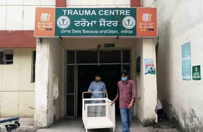 Jalandhar सिविल अस्पताल की आपातकालीन देखभाल में गंभीर खामियां उजागर करती मौतें Jalandhar सिविल अस्पताल की आपातकालीन देखभाल में गंभीर खामियां उजागर करती मौतें