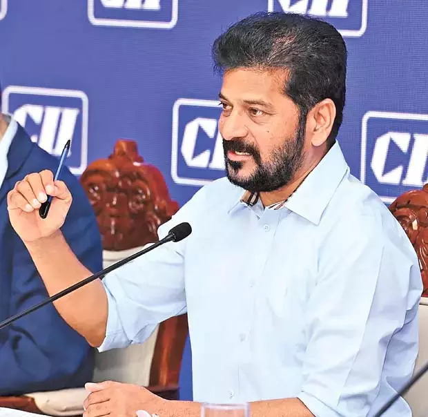 हमें एक आदर्श हैदराबाद के लक्ष्य की दिशा में काम करना चाहिए : सीएम रेवंत रेड्डी हमें एक आदर्श हैदराबाद के लक्ष्य की दिशा में काम करना चाहिए : सीएम रेवंत रेड्डी