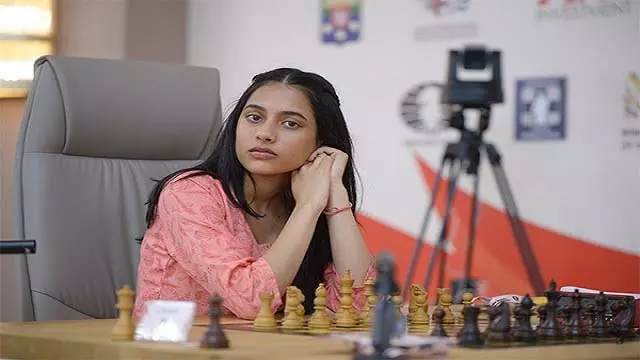 सचिन तेंदुलकर ने दिव्या देशमुख को दी वर्ल्ड कप जीत की बधाई सचिन तेंदुलकर ने दिव्या देशमुख को दी वर्ल्ड कप जीत की बधाई