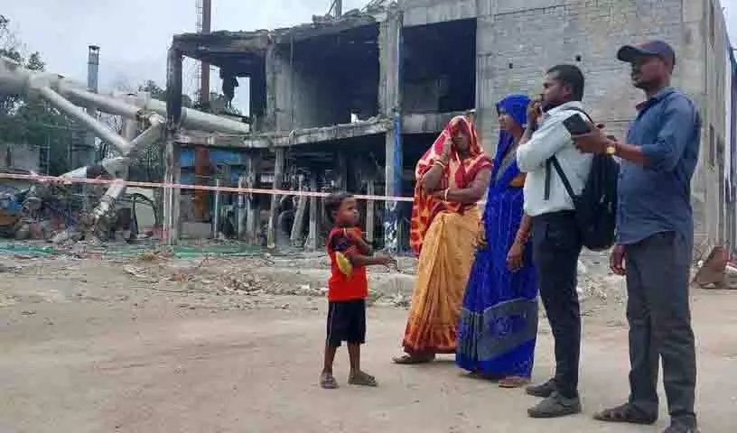 Sigachi विस्फोट पीड़ितों के परिजनों को एक महीने बाद भी मुआवजे का इंतजार Sigachi विस्फोट पीड़ितों के परिजनों को एक महीने बाद भी मुआवजे का इंतजार