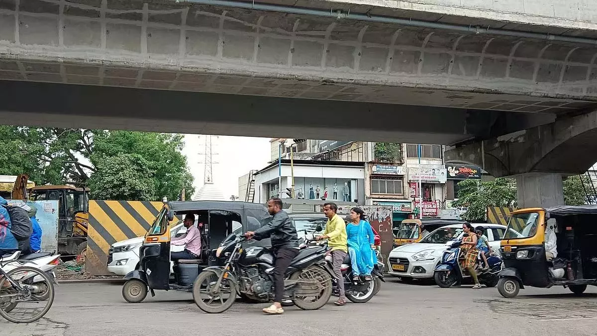 सिंहगढ़ रोड फ्लाईओवर जुलाई की समय सीमा से चूका, अब अगस्त में खुलेगा सिंहगढ़ रोड फ्लाईओवर जुलाई की समय सीमा से चूका, अब अगस्त में खुलेगा