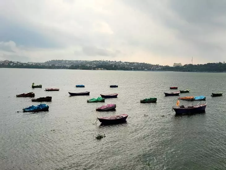 Bhopal: बड़ा तालाब भरने की कगार पर, 3.6 फीट की गुंजाइश बाकी Bhopal: बड़ा तालाब भरने की कगार पर, 3.6 फीट की गुंजाइश बाकी