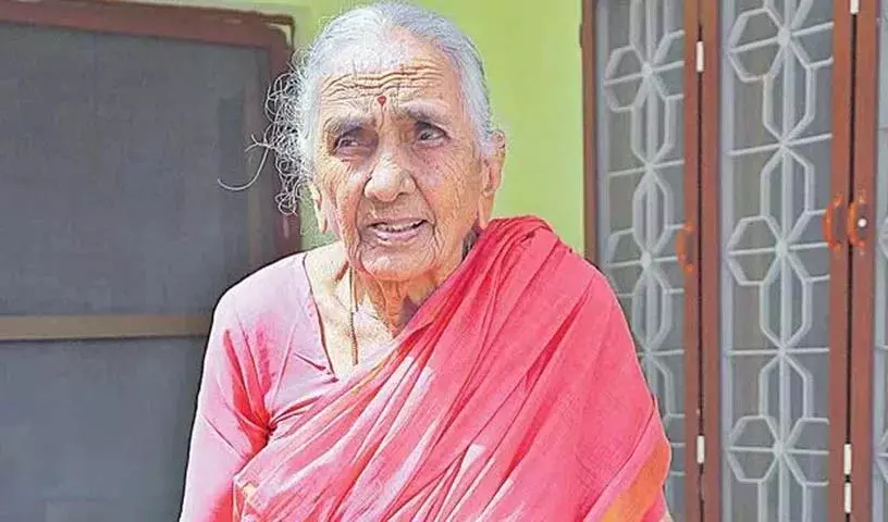 तेलंगाना किसान सशस्त्र संघर्ष सेनानी डोड्डा पद्मा का निधन तेलंगाना किसान सशस्त्र संघर्ष सेनानी डोड्डा पद्मा का निधन
