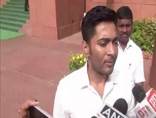 TMC नेता अभिषेक बनर्जी का आरोप: SIR का मतलब है साइलेंट इनविजिबल रिगिंग TMC नेता अभिषेक बनर्जी का आरोप: SIR का मतलब है साइलेंट इनविजिबल रिगिंग
