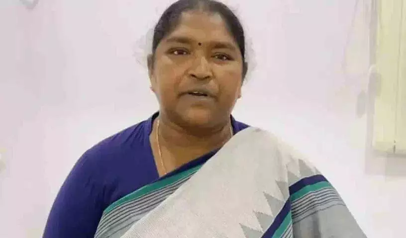 Sitakka ने समन्वयक होने का नाटक करके धोखा दिया Sitakka ने समन्वयक होने का नाटक करके धोखा दिया