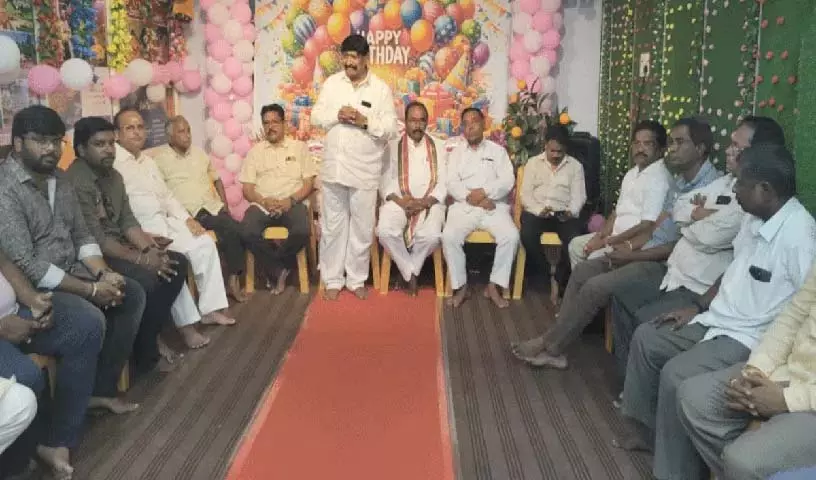 आर्य वैश्यों को अधिकार संघर्ष के लिए तैयार रहना चाहिए: वेम्पति वेंकटेश्वर राव आर्य वैश्यों को अधिकार संघर्ष के लिए तैयार रहना चाहिए: वेम्पति वेंकटेश्वर राव