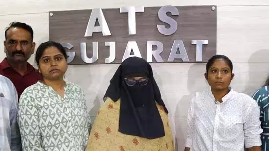 अल-कायदा संग जुड़ने के शक में शमा परवीन की पहचान अल-कायदा संग जुड़ने के शक में शमा परवीन की पहचान