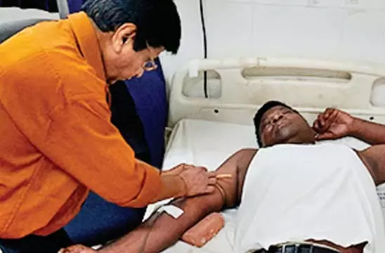 स्वयंसेवी संगठन ने कैंसर पीड़ित पत्नी के लिए रक्त एकत्र किया स्वयंसेवी संगठन ने कैंसर पीड़ित पत्नी के लिए रक्त एकत्र किया