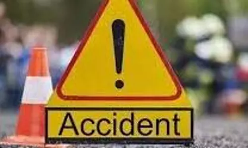 MP News: बोलेरो, बाइक और टवेरा की टक्कर में एक साथ खत्म हो गईं तीन पीढ़ियां, तीन लोग घायल MP News: बोलेरो, बाइक और टवेरा की टक्कर में एक साथ खत्म हो गईं तीन पीढ़ियां, तीन लोग घायल