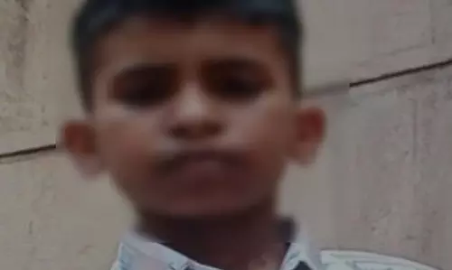 फंदा बना नहीं सकता, पेशाब किया था, बेटे की लाश देख पिता ने जताई हत्या की आशंका