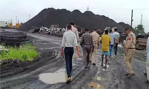 MP News: टोल्स प्लांट के पत्थर के चूरे में दबकर दो मासूम बच्चों की मौत