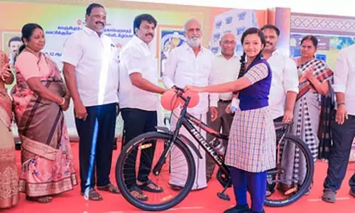 147.94 करोड़ की लागत से पवित्र तालाबों के जीर्णोद्धार के लिए कदम उठाए जाएंगे: मंत्री पी.के. शेखर बाबू 147.94 करोड़ की लागत से पवित्र तालाबों के जीर्णोद्धार के लिए कदम उठाए जाएंगे: मंत्री पी.के. शेखर बाबू