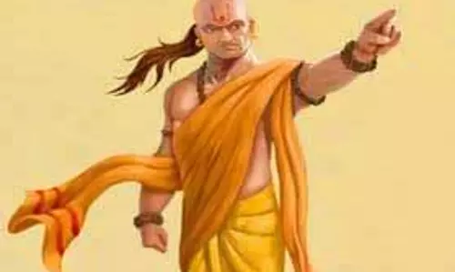 Chanakya Niti: जानिए चाणक्य की चेतावनी Chanakya Niti: जानिए चाणक्य की चेतावनी