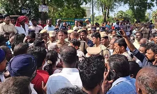ऑनर किलिंग के शिकार कविन का शव तीसरे दिन भी परिजनों ने लेने से किया इनकार ऑनर किलिंग के शिकार कविन का शव तीसरे दिन भी परिजनों ने लेने से किया इनकार