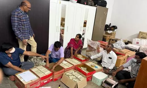 फार्महाउस से 11 करोड़ कैश बरामद, शराब घोटाले के कमीशन रकम होने का अंदेशा