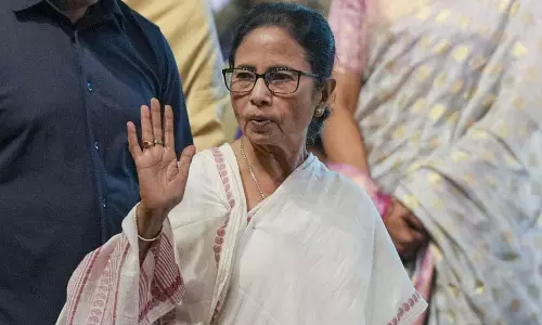 बंगाली भाषा की रक्षा के लिए Mamata Banerjee के भाषा आंदोलन पर संपादकीय