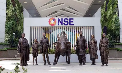 वैश्विक अनिश्चितता के बीच भारतीय शेयर बाजार सपाट खुला; निफ्टी 24,850 पर वैश्विक अनिश्चितता के बीच भारतीय शेयर बाजार सपाट खुला; निफ्टी 24,850 पर