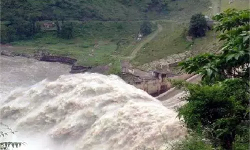 Himachal: दो बांधों से पानी छोड़ा गया, लोगों को सतर्क रहने की सलाह