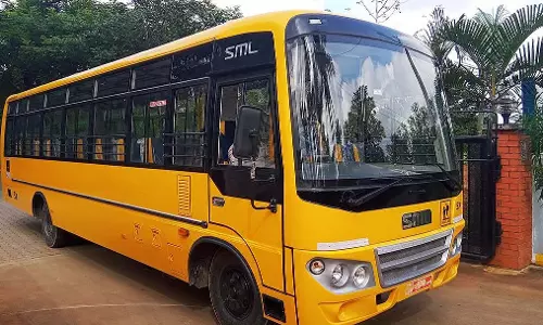 Maharashtra : सरकार मुंबई में 12 यात्रियों तक ले जाने वाली अनाधिकृत स्कूल वैनों पर नियंत्रण लगाएगी
