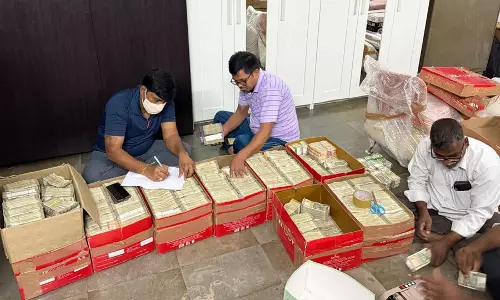 Andhra शराब घोटाले में बड़ा खुलासा, 11 करोड़ रुपये गेस्टहाउस से मिले Andhra शराब घोटाले में बड़ा खुलासा, 11 करोड़ रुपये गेस्टहाउस से मिले