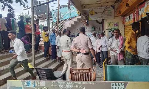 Kerura : यूरिया खत्म होने के बाद भी यूरिया खरीदने वाले किसान Kerura : यूरिया खत्म होने के बाद भी यूरिया खरीदने वाले किसान
