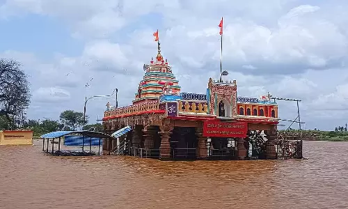 उपायुक्त और SP ने घटप्रभा नदी में बाढ़ का निरीक्षण किया