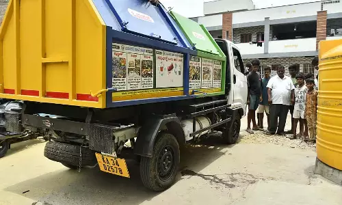 Bellary : नगर निगम के कचरा ट्रक से कुचलकर बच्चे की मौत Bellary : नगर निगम के कचरा ट्रक से कुचलकर बच्चे की मौत