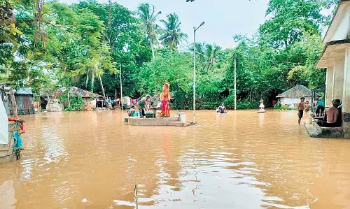 Odisha के बालासोर में निचले इलाके के गांव जलमग्न Odisha के बालासोर में निचले इलाके के गांव जलमग्न